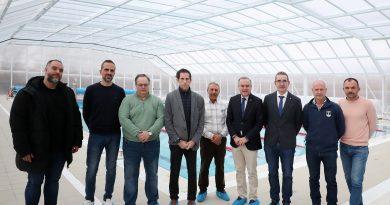 EL AYUNTAMIENTO DE TALAVERA INSTALA UNA NUEVA CUBIERTA MÓVIL DE 500.00 EUROS EN LA PISCINA DEL POLIDEPORTIVO JAJE