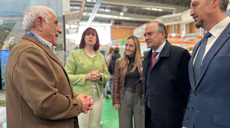 EL ALCALDE DE TALAVERA INAUGURA  LA FERIA ‘AOVE & NUTS EXPERIENCE’