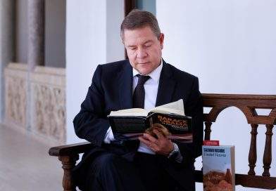 OPINIÓN | ‘UN LIBRO NO ES UN CONTACTO, ES UN TRATO’ POR EMILIANO GARCÍA-PAGE