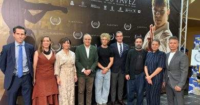 SANDRA SÁNCHEZ ESTRENA ‘KARATEKA’ EN TALAVERA Y RECIBE LA PELÍCULA DE BARRO DE LOS PREMIOS PÁVEZ