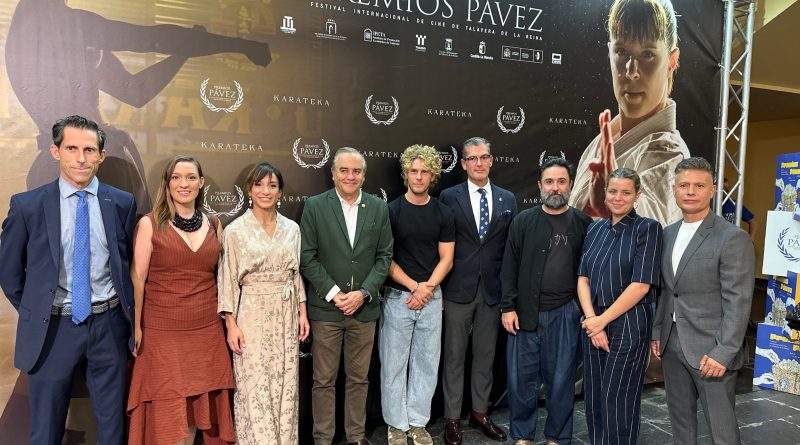 SANDRA SÁNCHEZ ESTRENA ‘KARATEKA’ EN TALAVERA Y RECIBE LA PELÍCULA DE BARRO DE LOS PREMIOS PÁVEZ